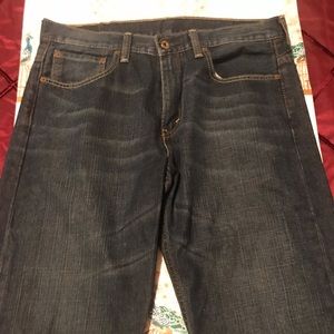 Mens Levi’s blue jeans.